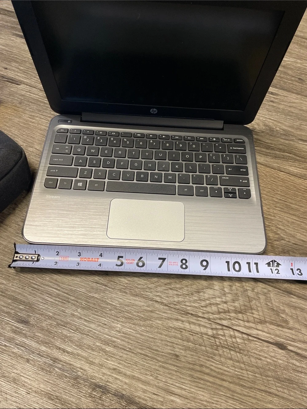 HP Stream 11 Pro G2 Laptop in Black with Carry Case